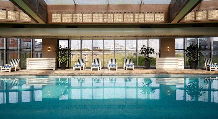 Imagen de la piscina del Hotel Lanson Place Jinlin Tiandi Residence Shanghai. Foto 7