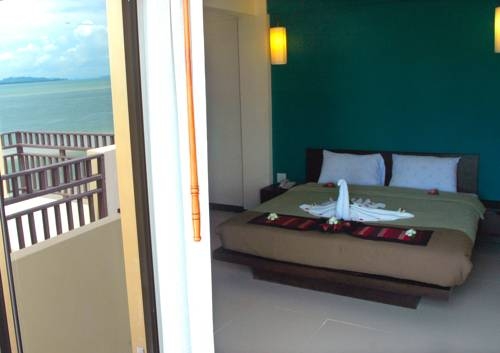 Imagen general del Hotel Lanta All Seasons Beach Resort. Foto 2