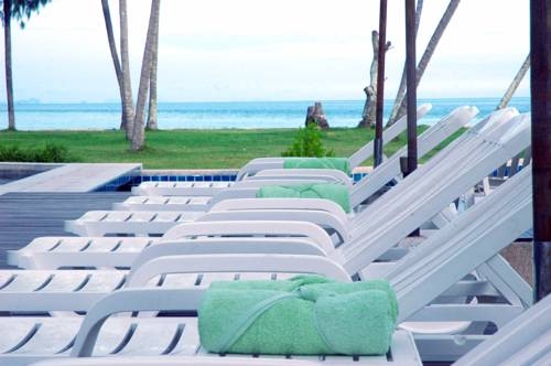 Imagen general del Hotel Lanta All Seasons Beach Resort. Foto 4