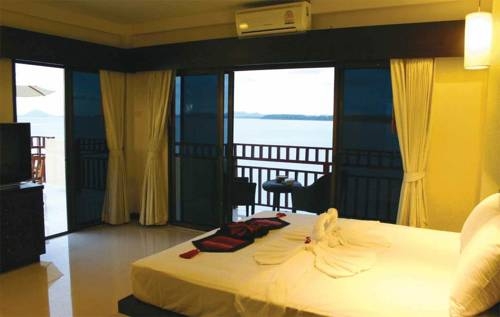 Imagen general del Hotel Lanta All Seasons Beach Resort. Foto 9