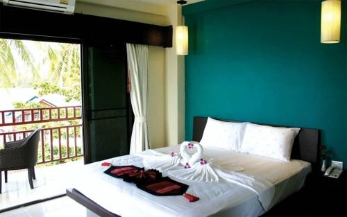 Imagen general del Hotel Lanta All Seasons Beach Resort. Foto 10
