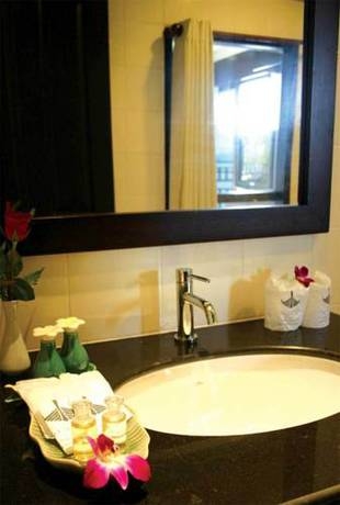 Imagen general del Hotel Lanta All Seasons Beach Resort. Foto 11