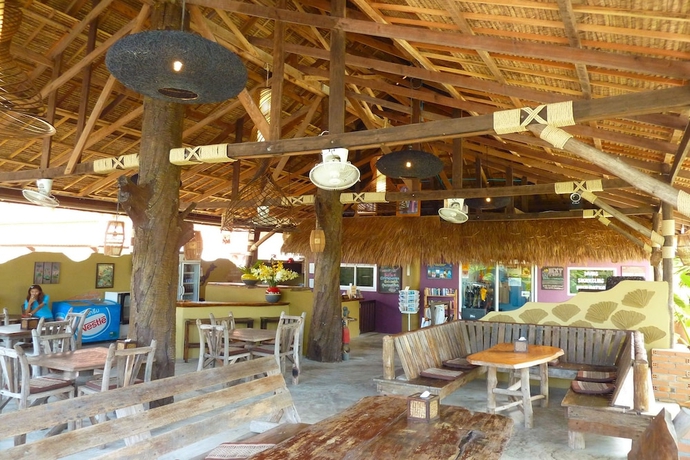 Imagen de los interiores del Hotel Lanta Castaway Beach Resort. Foto 19