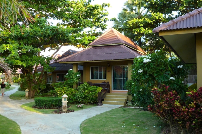 Imagen de la habitación del Hotel Lanta Castaway Beach Resort. Foto 9