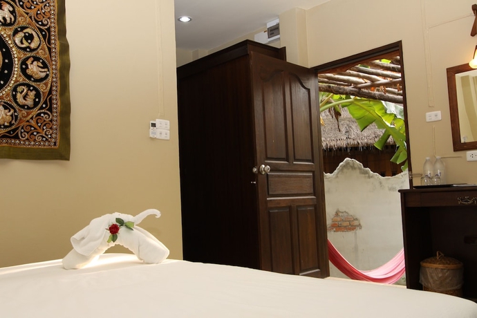 Imagen de la habitación del Hotel Lanta Castaway Beach Resort. Foto 10