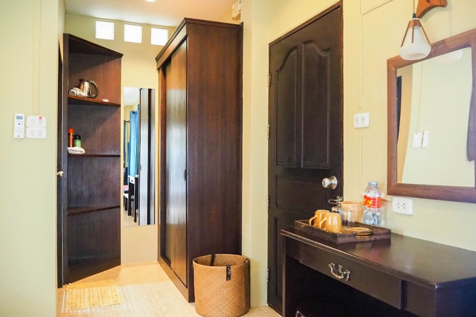 Imagen de la habitación del Hotel Lanta Castaway Beach Resort. Foto 17