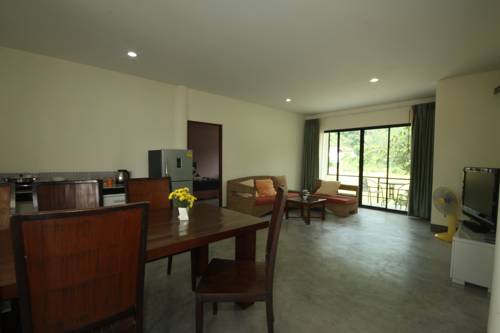 Imagen de la habitación del Hotel Lanta Complex. Foto 6