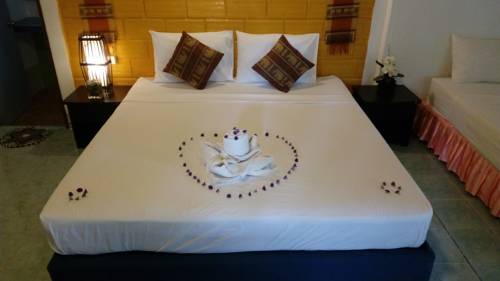 Imagen de la habitación del Hotel Lanta Dareen Resort. Foto 10