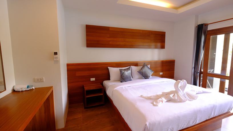 Imagen de la piscina del Hotel Lanta Infinity Resort. Foto 20