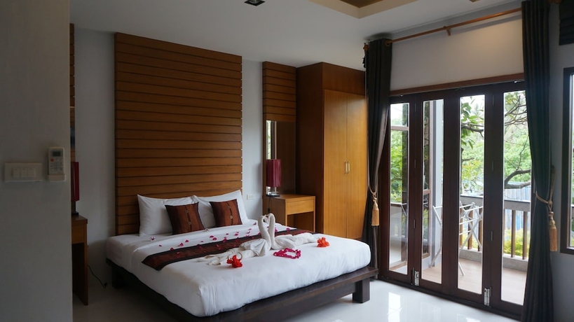 Imagen de la habitación del Hotel Lanta Intanin Resort. Foto 16