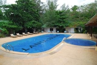 Imagen de la piscina del Hotel Lanta Island Resort. Foto 26