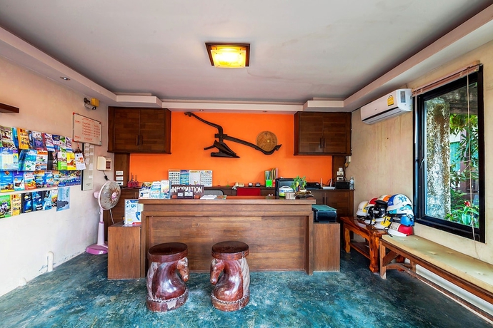 Imagen del bar/restaurante del Hotel Lanta Klong Nin Beach Resort. Foto 3