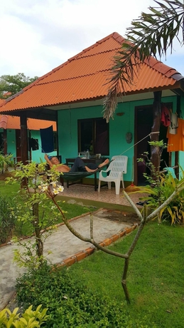 Imagen de la habitación del Hotel Lanta L.D. Beach Bungalows. Foto 7