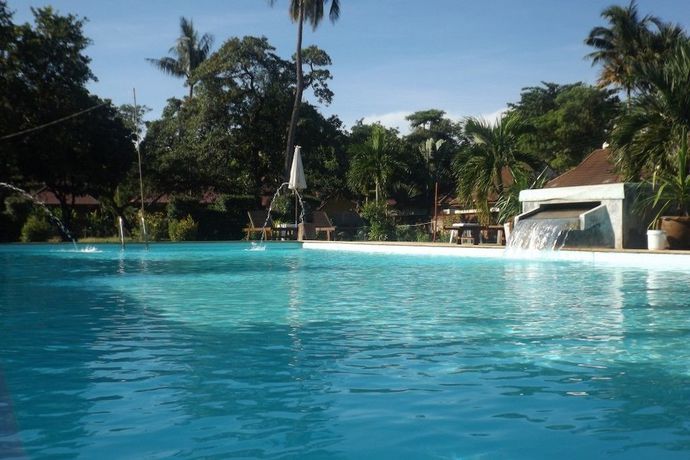 Imagen de la piscina del Hotel Lanta Long Beach Hostel. Foto 12