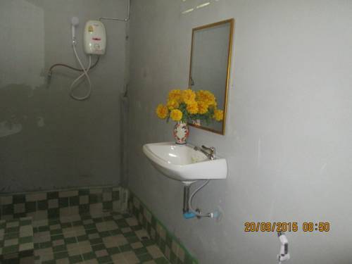 Imagen de la habitación del Hotel Lanta Maikeaw Bungalow. Foto 14