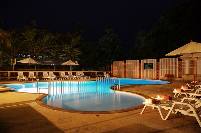 Imagen de la piscina del Hotel Lanta Manda. Foto 9