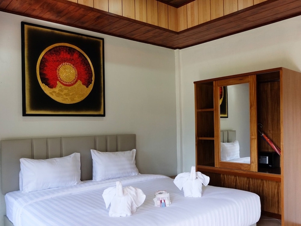 Imagen de la habitación del Hotel Lanta Mermaid Beachfront Resort. Foto 3