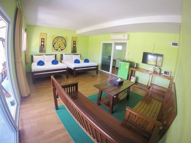 Imagen de la habitación del Hotel Lanta Mermaid Beachfront Resort. Foto 5