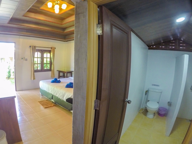 Imagen de la habitación del Hotel Lanta Mermaid Beachfront Resort. Foto 9