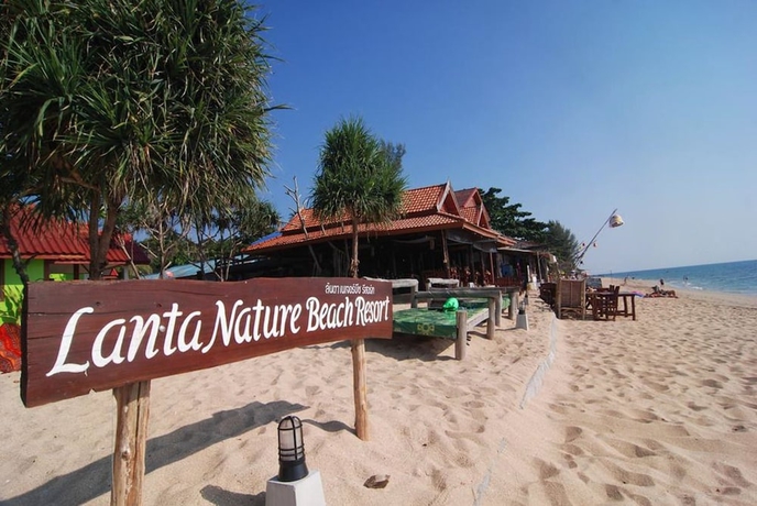 Imagen de la habitación del Hotel Lanta Nature Beach Resort. Foto 4