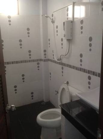 Imagen de la habitación del Hotel Lanta New Coconut Bungalow. Foto 7