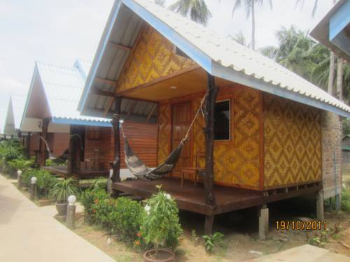 Imagen de la habitación del Hotel Lanta New Coconut Bungalow. Foto 12