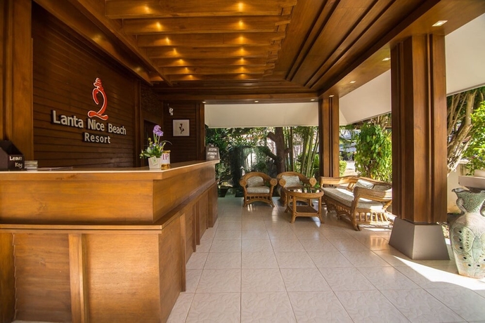 Imagen de los interiores del Hotel Lanta Nice Beach Resort. Foto 17