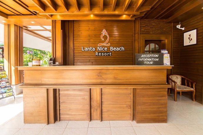 Imagen de los interiores del Hotel Lanta Nice Beach Resort. Foto 18