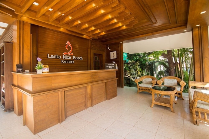 Imagen de los interiores del Hotel Lanta Nice Beach Resort. Foto 19