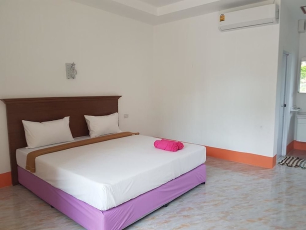 Imagen de la habitación del Hotel Lanta Paradise Beach Resort. Foto 6