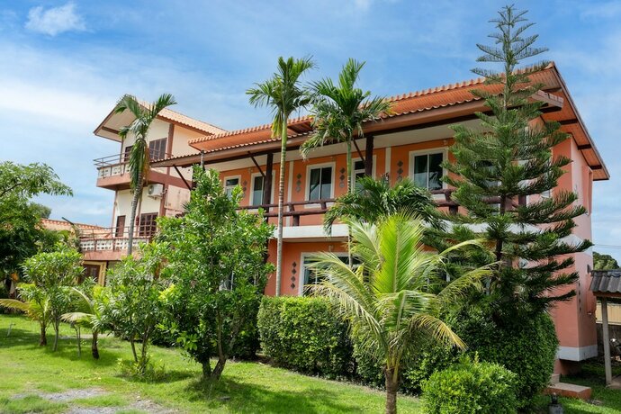 Imagen general del Hotel Lanta School Beach Resort. Foto 3