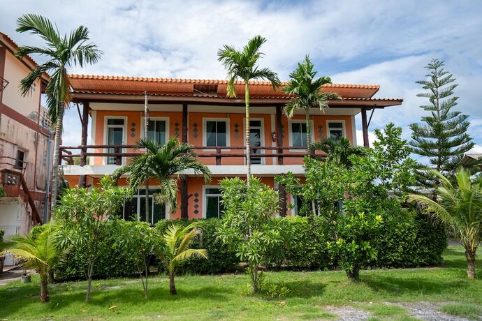 Imagen general del Hotel Lanta School Beach Resort. Foto 4