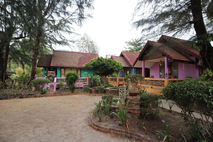 Imagen de los exteriores del Hotel Lanta Villa Resort. Foto 13