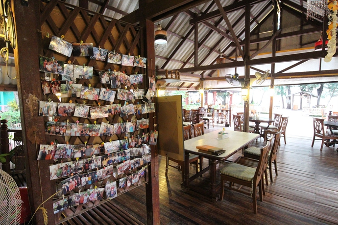 Imagen del bar/restaurante del Hotel Lanta Villa Resort. Foto 5