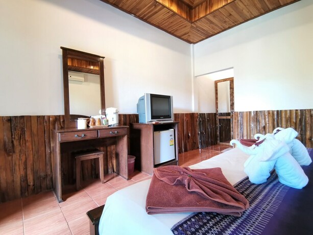Imagen de la habitación del Hotel Lanta Whiterock Resort. Foto 30