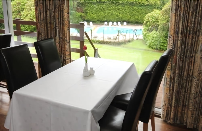 Imagen del bar/restaurante del Hotel Lanteglos Country House. Foto 6