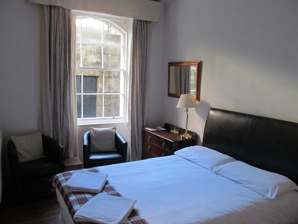 Imagen de la habitación del Hotel Lantern Guest House, Edimburgo. Foto 8