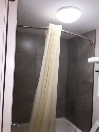 Imagen de la habitación del Hotel Lantern Inn And Suites. Foto 8