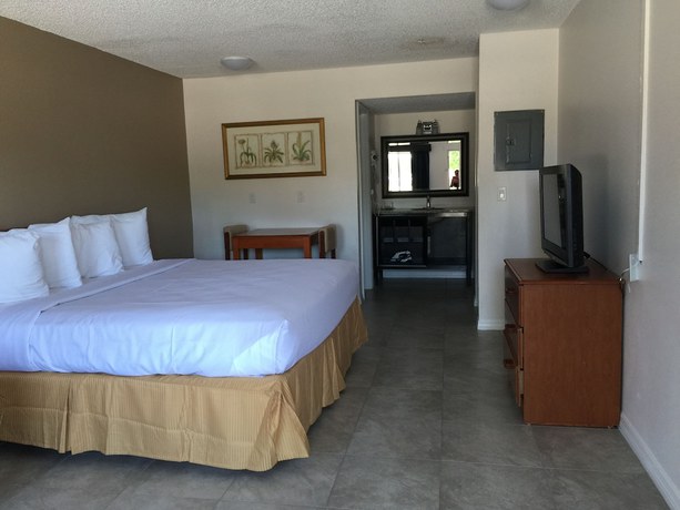 Imagen de la habitación del Hotel Lantern Inn And Suites. Foto 10
