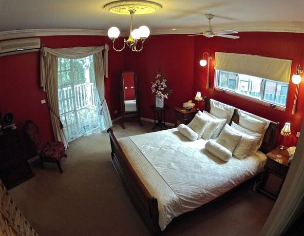 Imagen de la habitación del Hotel Lanterns Retreat. Foto 17