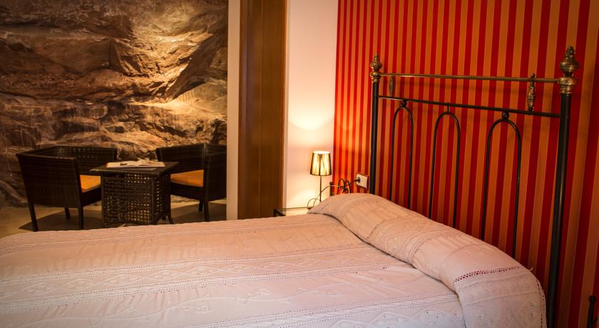 Imagen de la habitación del Hotel L'antic Portal. Foto 7