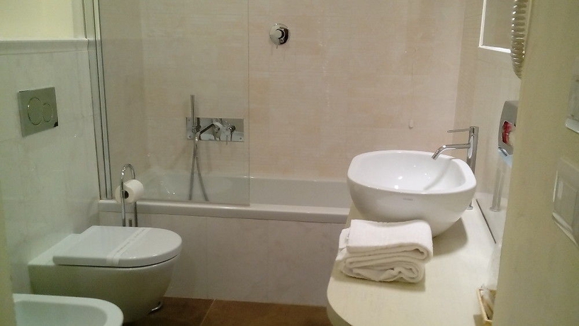 Imagen de la habitación del Hotel L'antico Pozzo. Foto 9