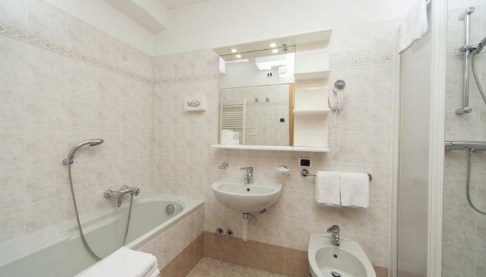 Imagen de la habitación del Hotel Lanz. Foto 8