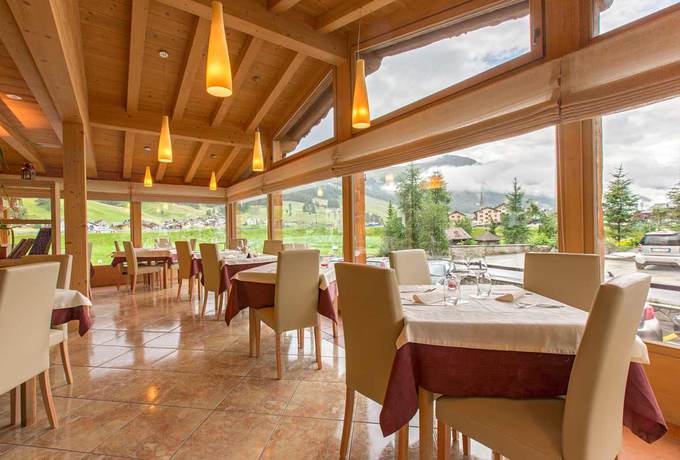 Imagen del bar/restaurante del Hotel Lanz. Foto 3