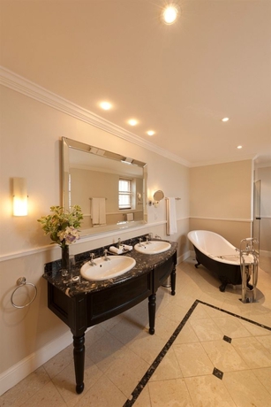 Imagen de la habitación del Hotel Lanzerac. Foto 8