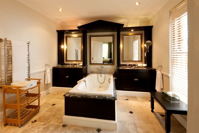 Imagen de la habitación del Hotel Lanzerac. Foto 9