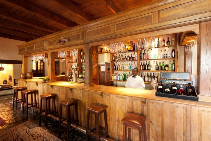 Imagen del bar/restaurante del Hotel Lanzerac. Foto 3