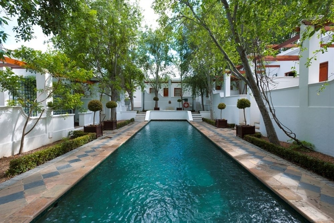 Imagen de la piscina del Hotel Lanzerac. Foto 15