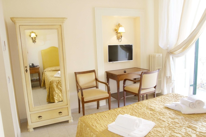 Imagen de la habitación del Hotel Lanzillotta. Foto 11