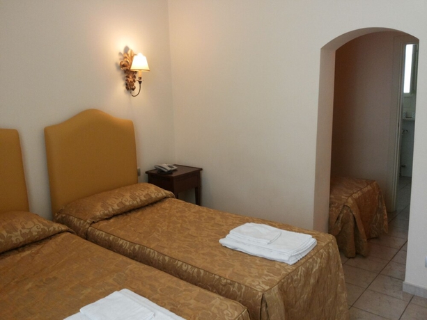 Imagen de la habitación del Hotel Lanzillotta. Foto 12